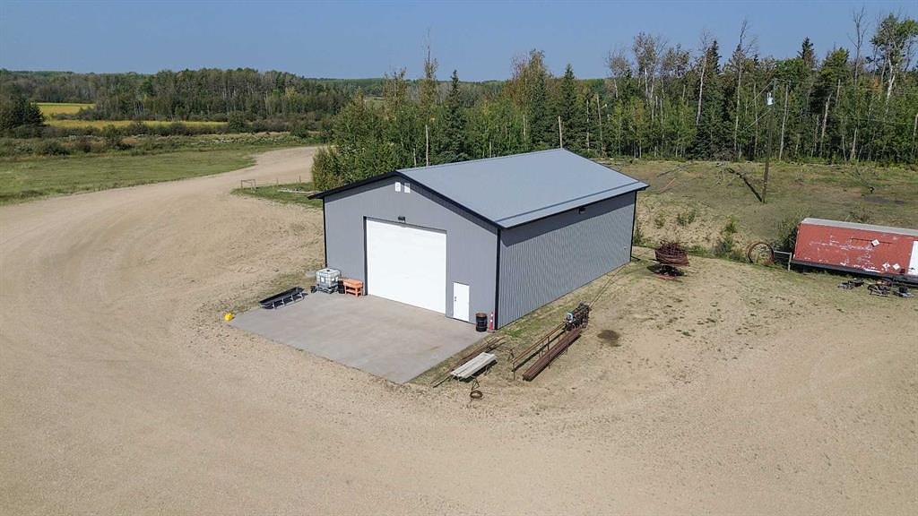 Township Road 400, Lacombe County, AB