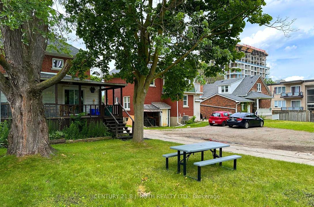 209 Erb Street West, Waterloo, ON