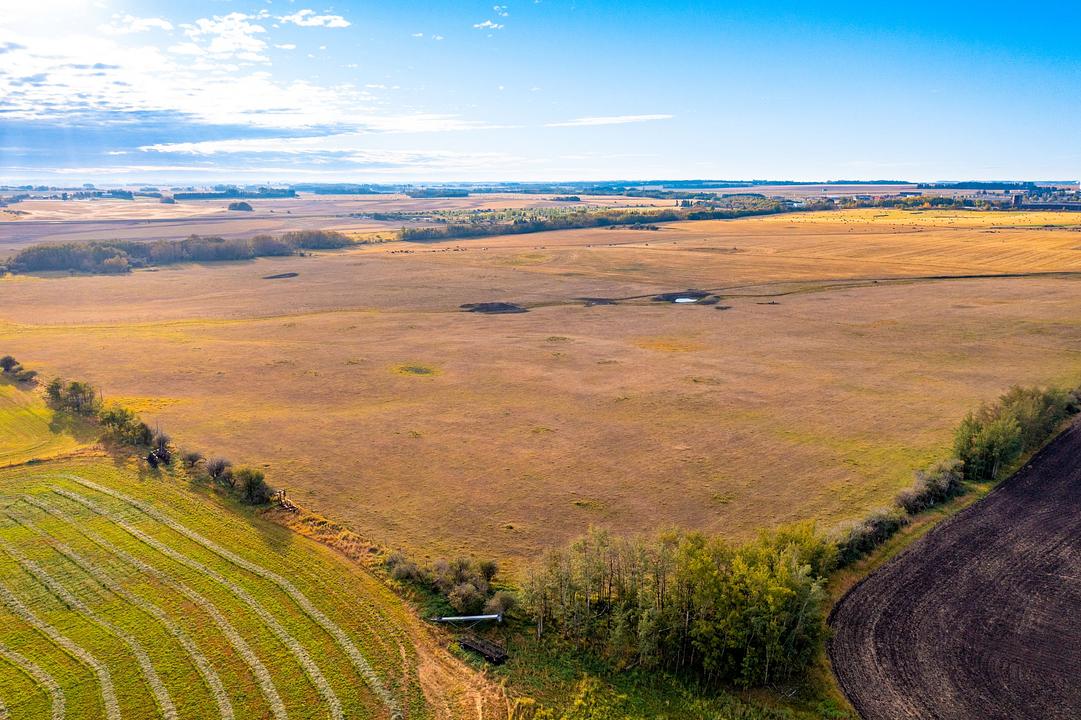7520 C And East Trail, Innisfail, AB