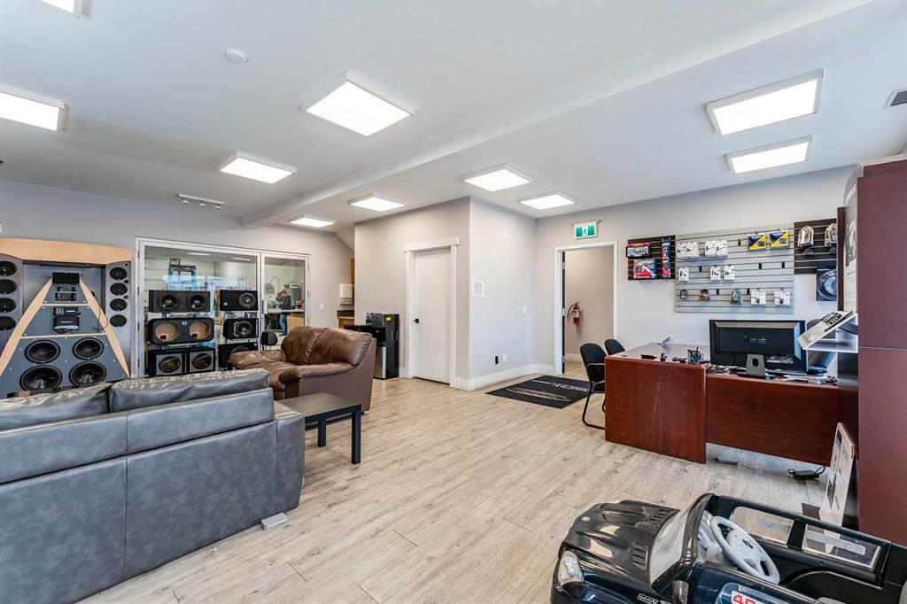 10 - 235105 Wrangler Drive, Rocky View County, AB