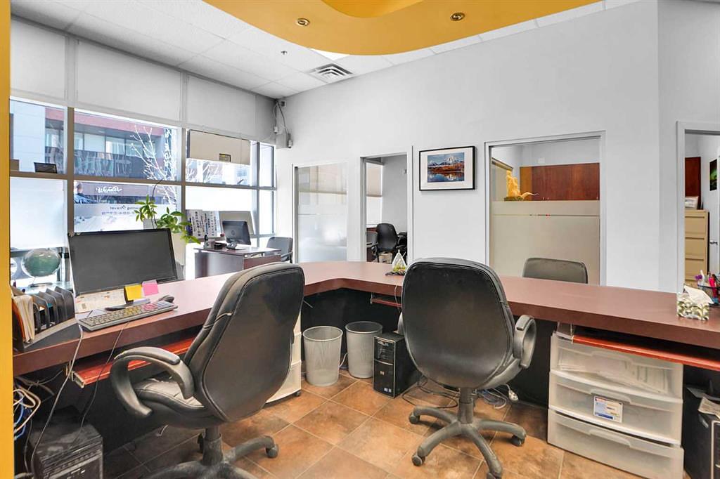 880 4 Avenue Southwest, Calgary, AB