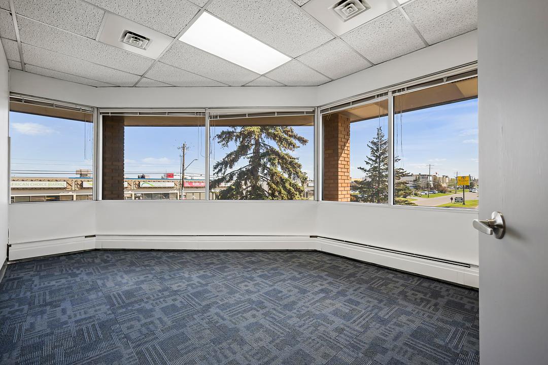220 - 3016 19 Street Northeast, Calgary, AB
