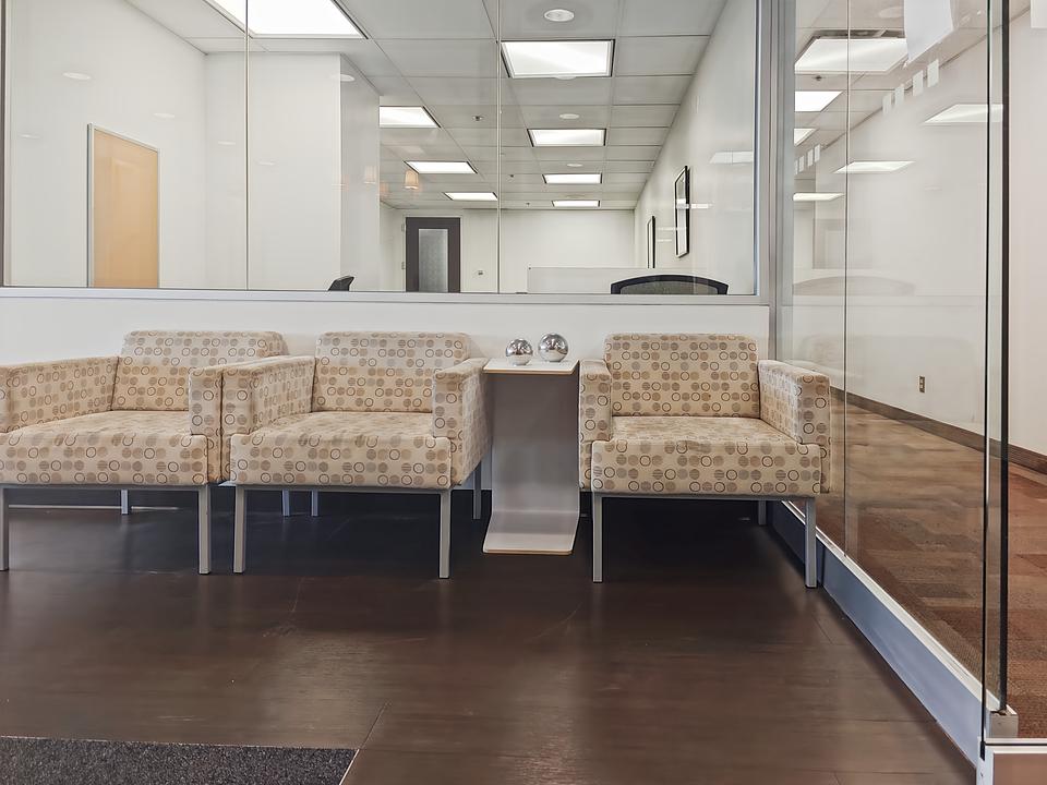 1400 - 90 Burnhamthorpe Road West, Mississauga, ON