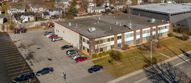123 Avenue Labrosse, Pointe-Claire, QC