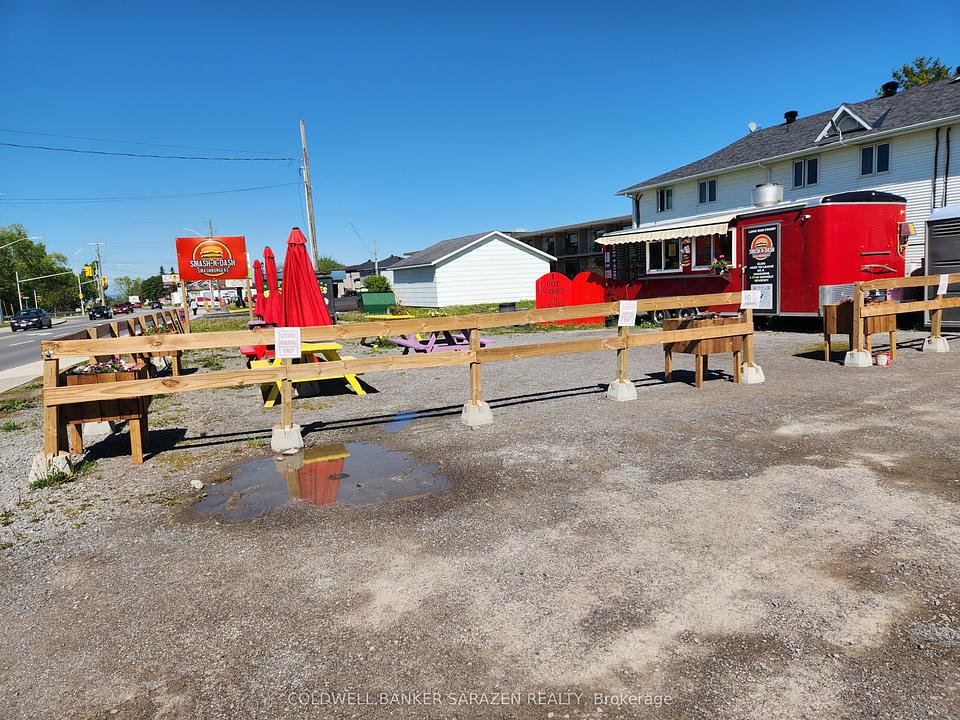182 Daniel Street South, Arnprior, ON