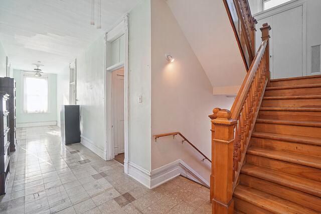 215 Rue de Castelnau East, Montréal, QC