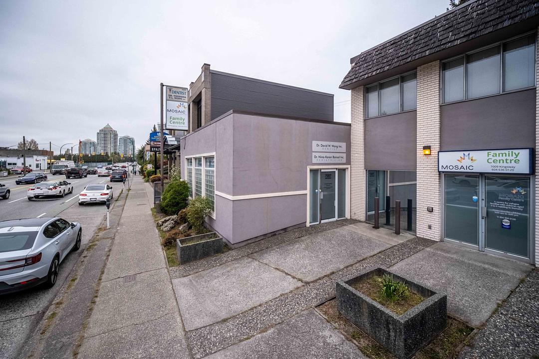 7009-7011 - 7009 Kingsway, Burnaby, BC
