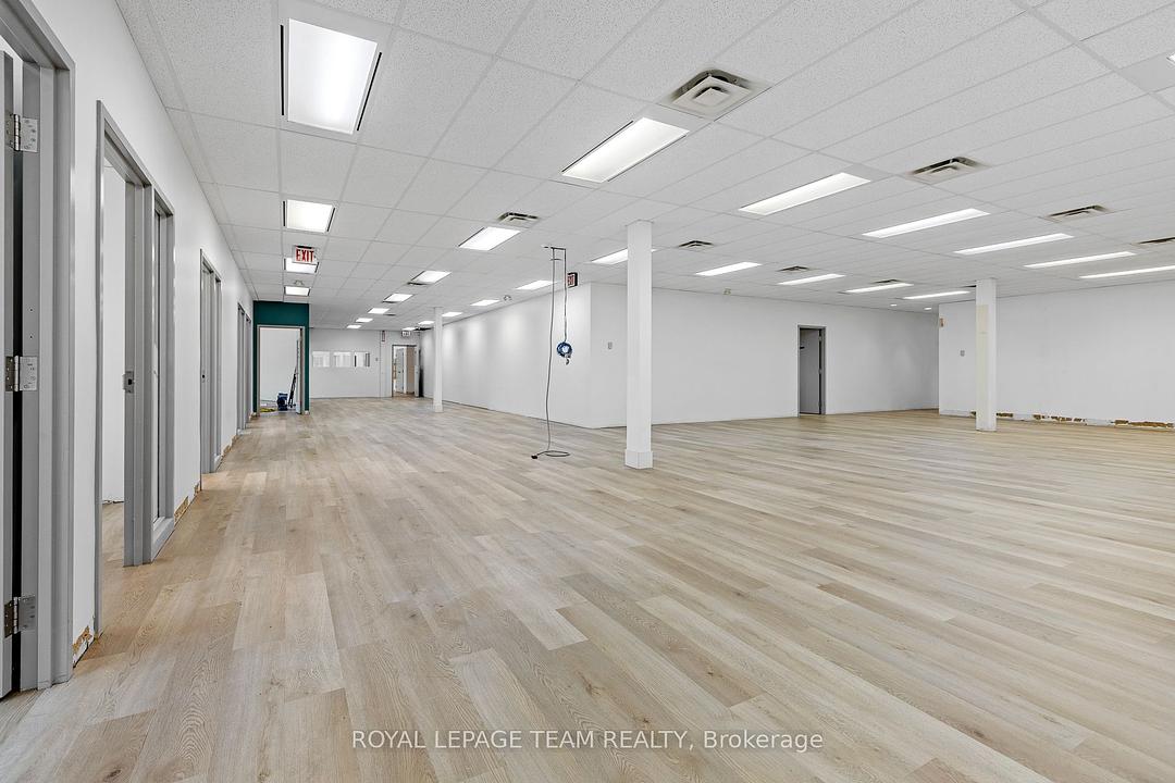 2490 Don Reid Drive, Ottawa, ON