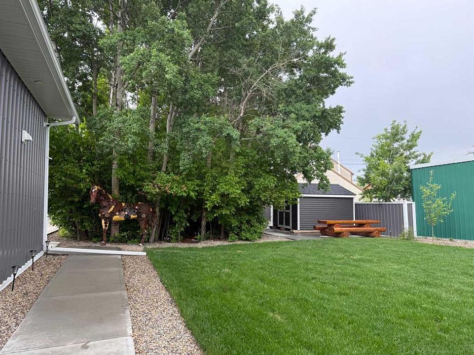 2023 20 Avenue, Bowden, AB