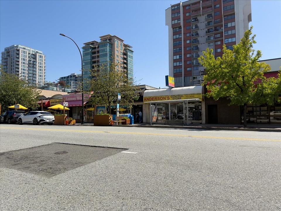 1520 Lonsdale Avenue, North Vancouver, BC