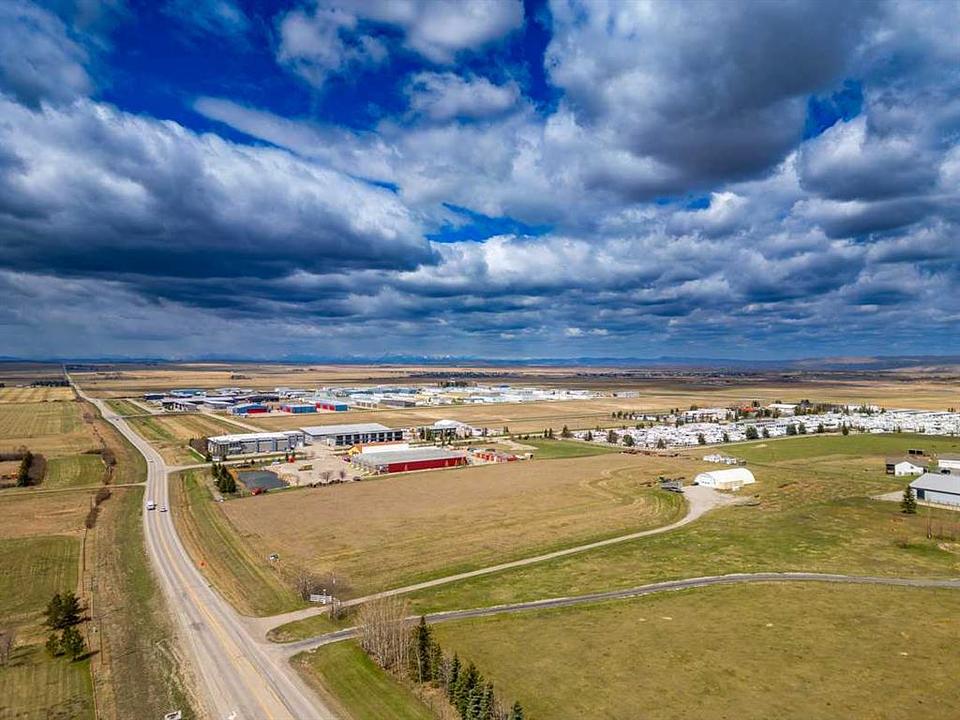 33066 Township Road 250, Calgary, AB