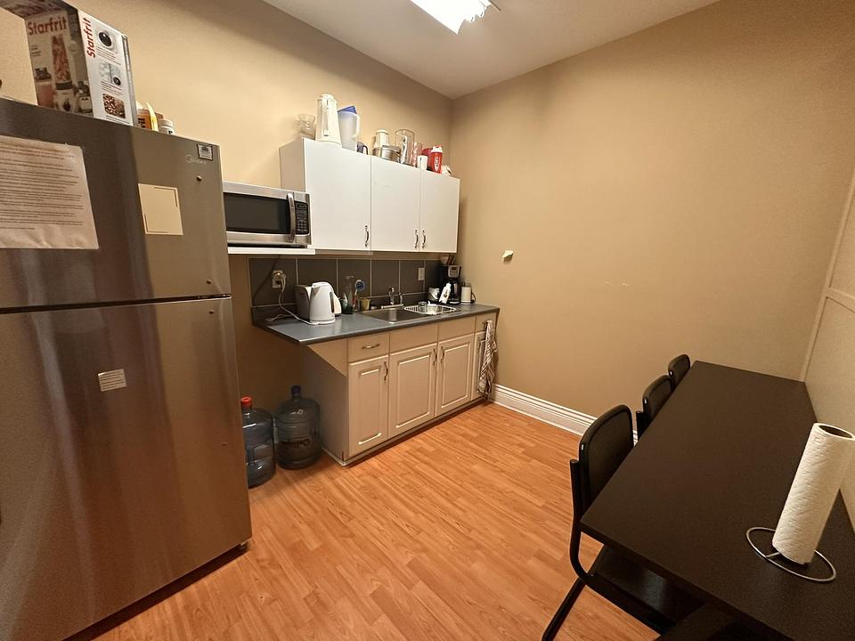 111 & 211 - 15272 Croydon Drive, Surrey, BC