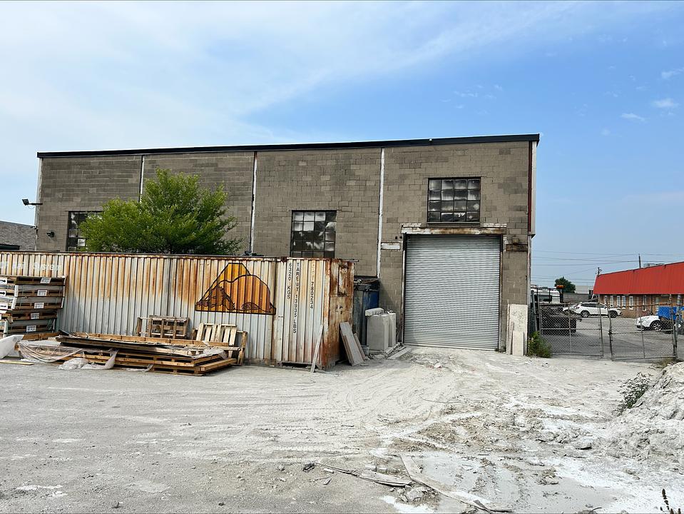 Front Unit - 131 Oakdale Road, Toronto, ON
