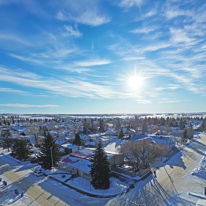 1001 Minto Street, Penhold, AB