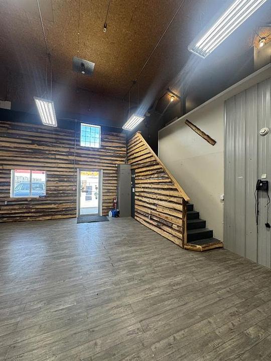 B - 6223 48 Avenue, Camrose, AB