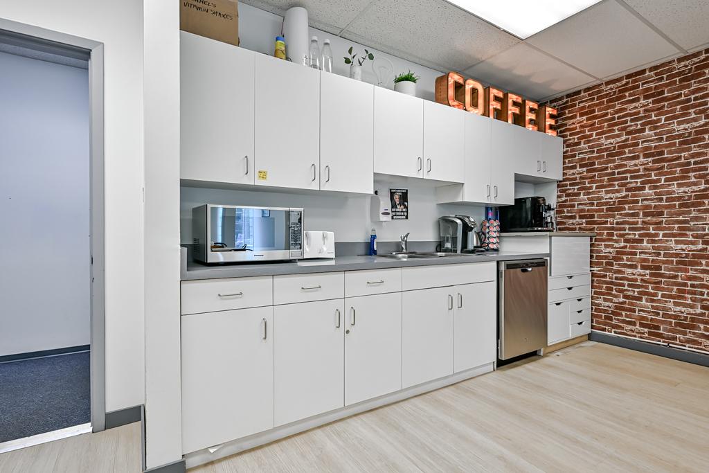 101 - 6554 176 Street, Surrey, BC