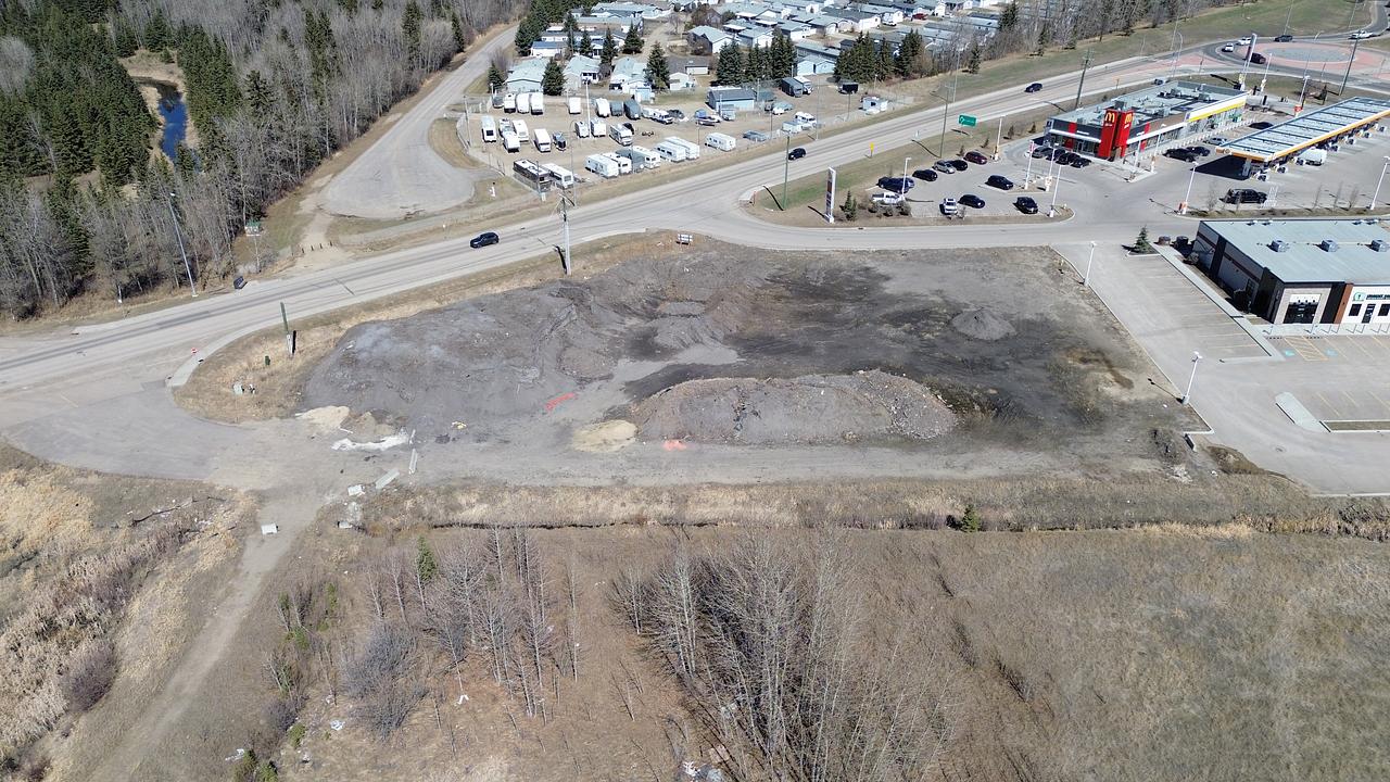 Laura Avenue, Red Deer County, AB