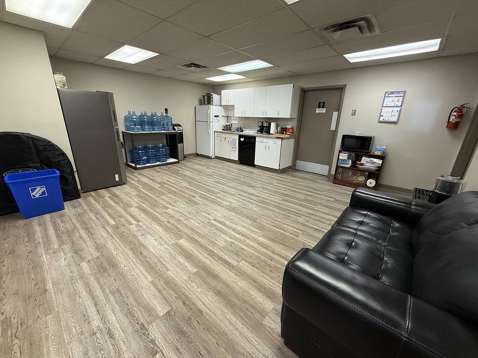 Building - 47 Street, Bentley, AB