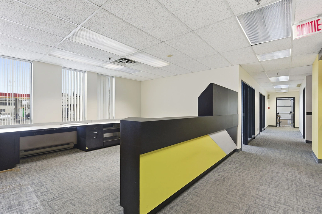 8162 - 8150 Boulevard Métropolitain Est, Montréal, QC