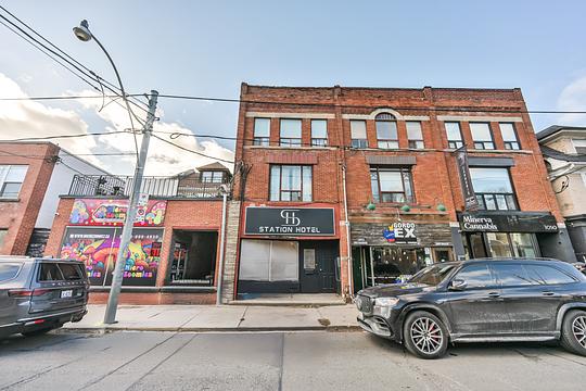 1046 Bathurst Street, Toronto, ON