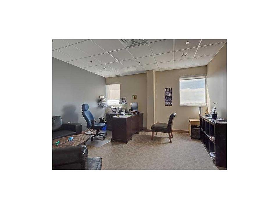 220 - 52 Gateway Drive Northeast, Airdrie, AB