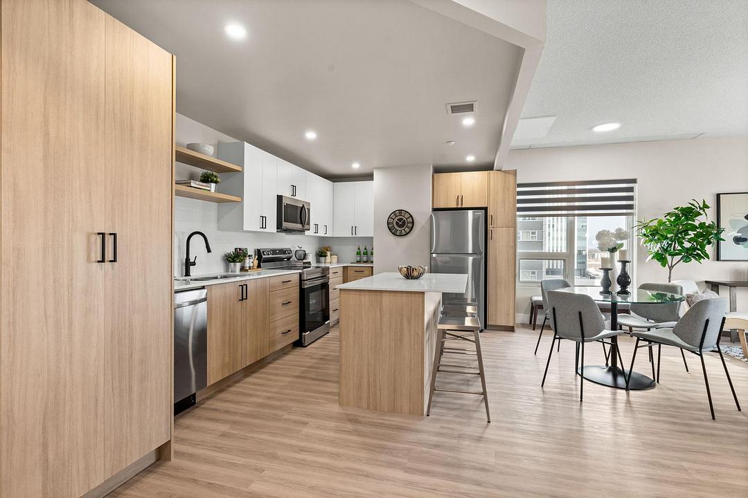 10015 103 Avenue Northwest, Edmonton, AB
