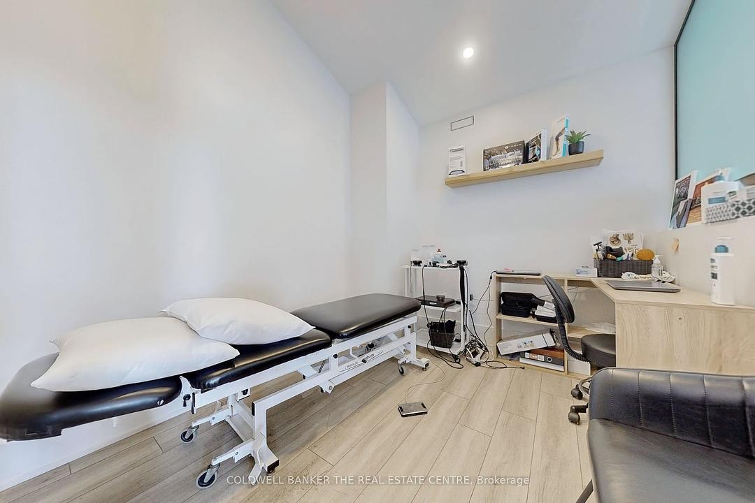 543 The Queensway South, Georgina, ON