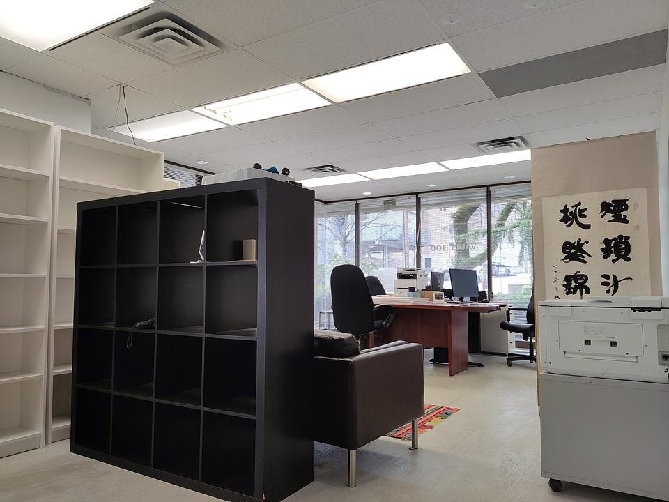 100 - 1525 W 8th Ave, Vancouver, BC