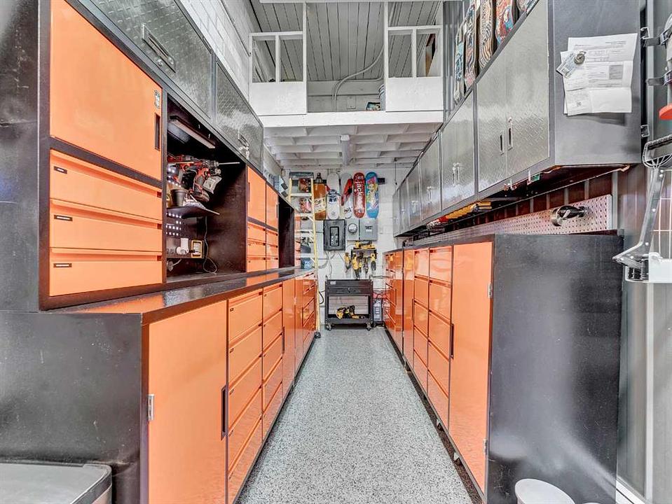 133 South Railway Avenue, Irvine, AB