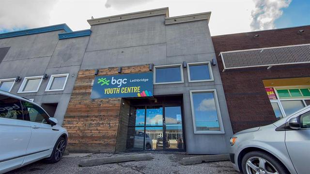 227 12B Street North, Lethbridge, AB