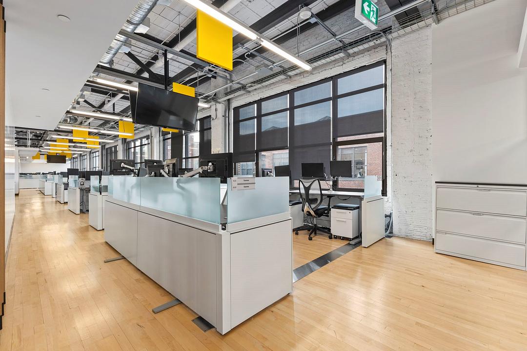 8.300 - 2500-1751 Rue Richardson, Montreal, QC