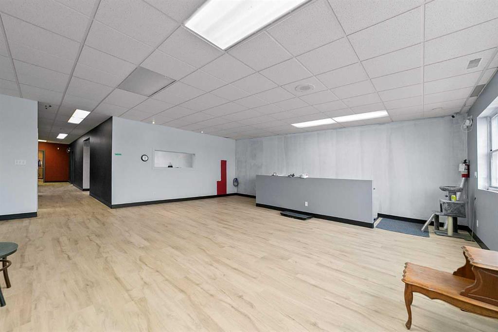 Bay C - 4707 51 Avenue, Camrose, AB