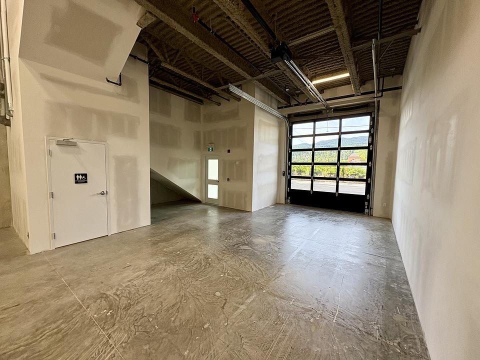 101 - 2660 Barnet Highway, Coquitlam, BC