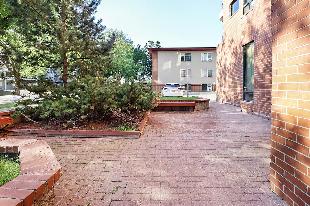 1 - 23520 Woodbine Ave, Georgina, ON