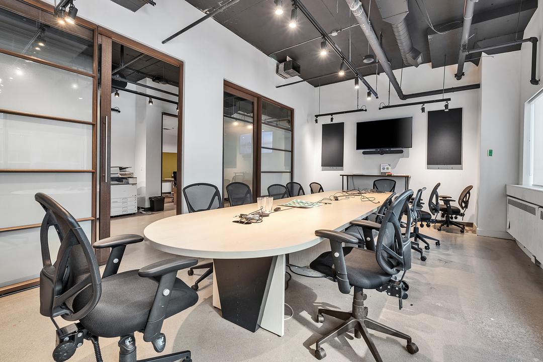 900 - 111 Peter Street, Toronto, ON