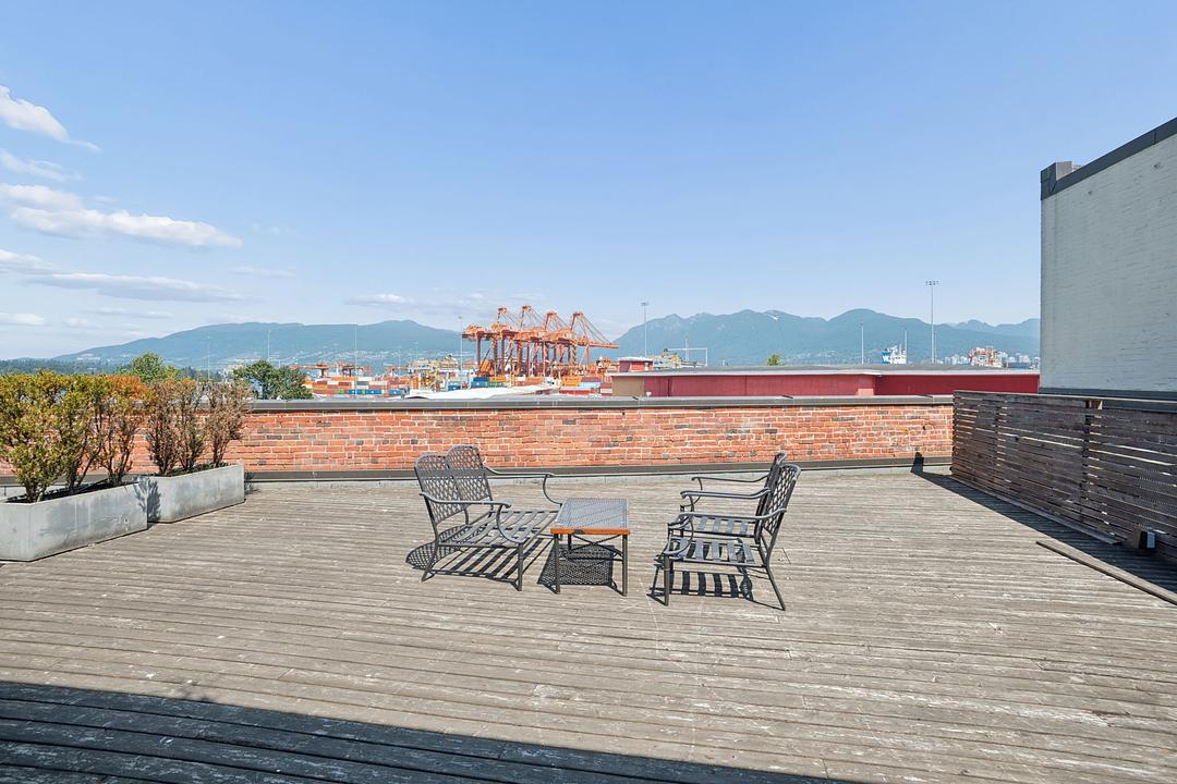 300 - 339 Railway St, Vancouver, BC