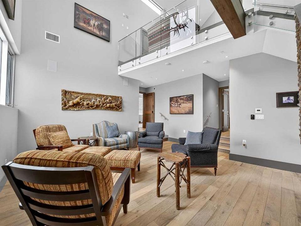 1015 11 Street Southeast, Calgary, AB