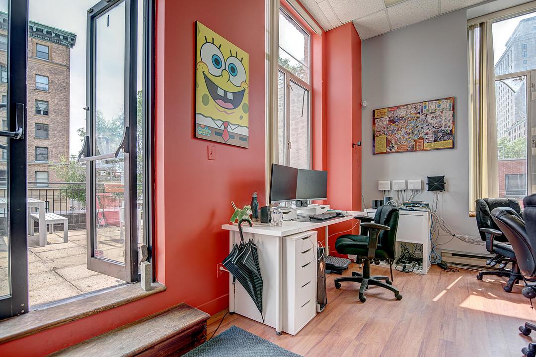 Office - 204 Rue Notre-Dame Ouest, Montréal, QC