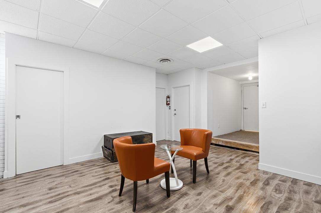 130 Lonsdale Ave, North Vancouver, BC