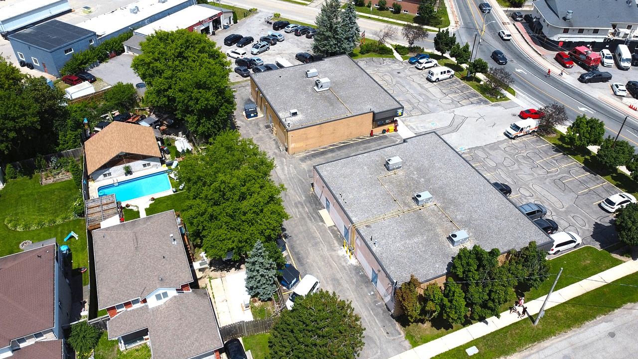 1A & B - 569 Lancaster St W, Kitchener, ON