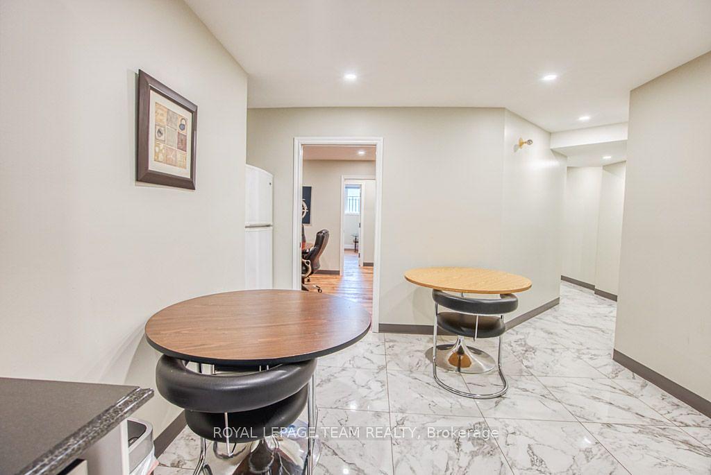 84 Centrepointe Drive, Ottawa, ON