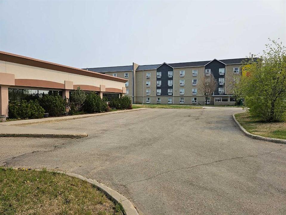 10070 117 Avenue, Grande Prairie, AB