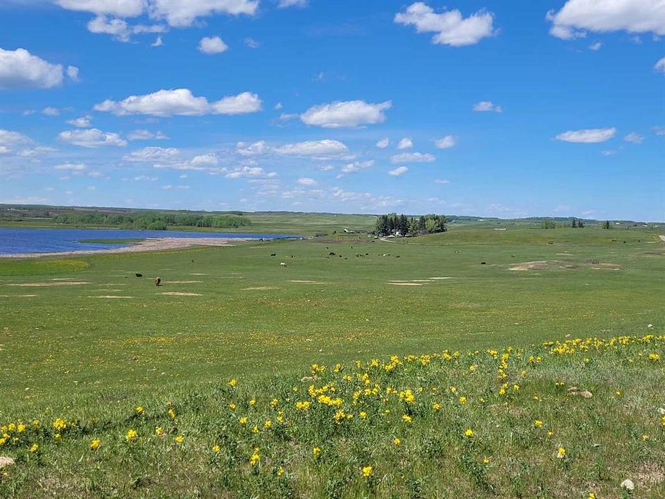 272065 Lochend Road, Rocky View County, AB