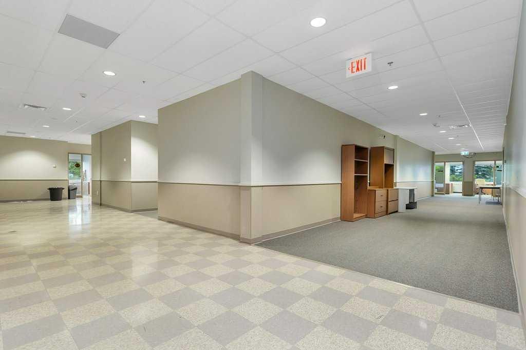 33 Schenk Industrial Road, Sylvan Lake, AB