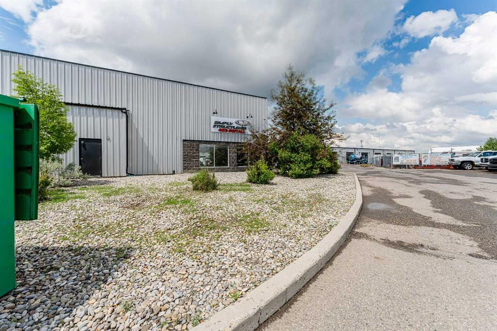 10 - 235105 Wrangler Drive, Rocky View County, AB