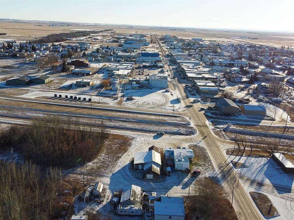 8 Railway Avenue Northeast, Falher, AB