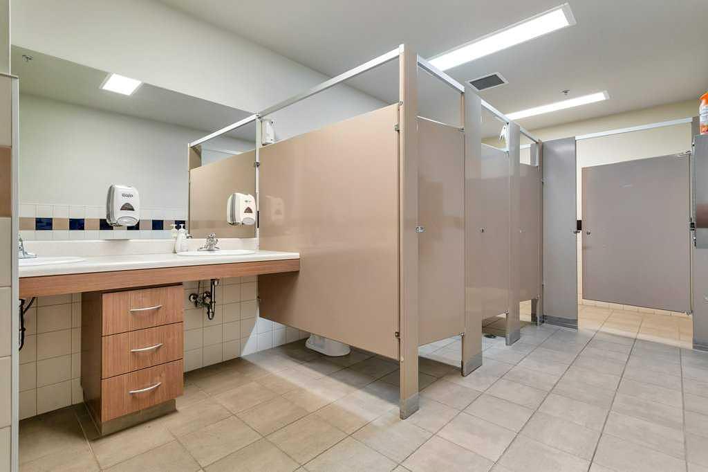 33 Schenk Industrial Road, Sylvan Lake, AB