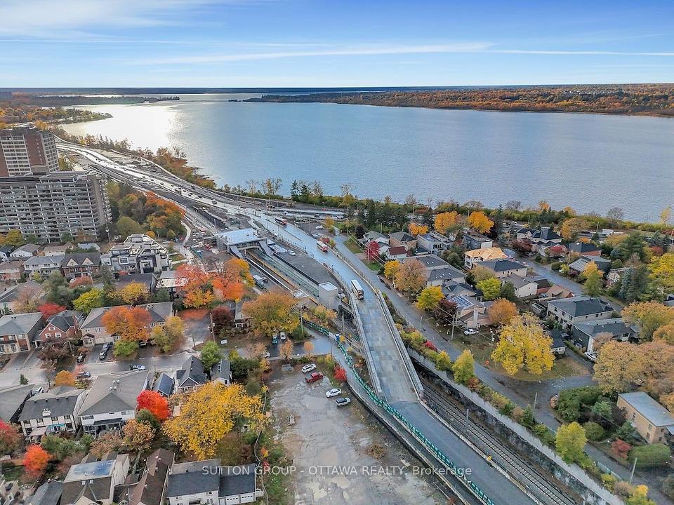 399 Winston Avenue, Ottawa, ON