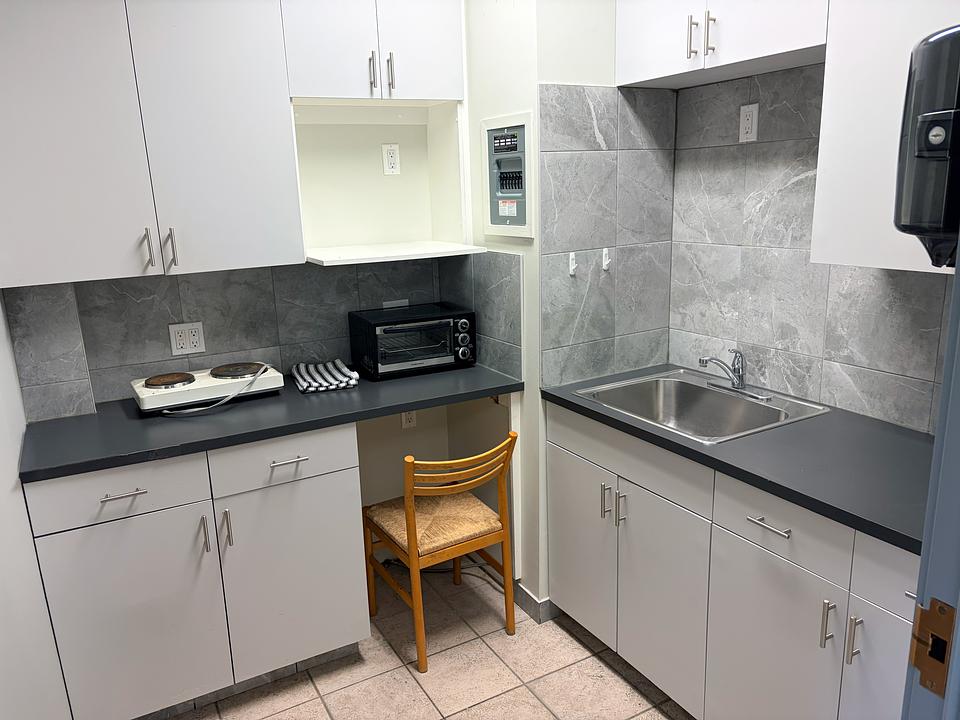 1133 17 Avenue Northwest, Calgary, AB