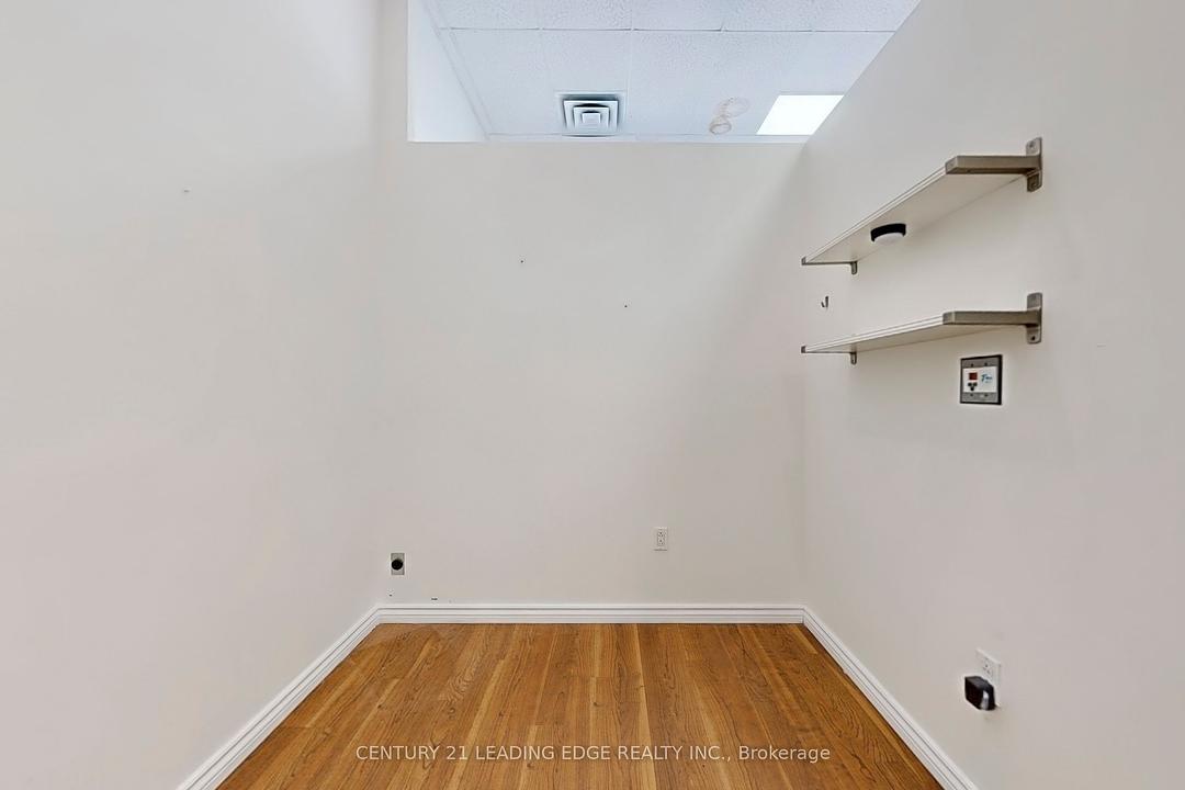 5 - 17080 Bathurst Street, Newmarket, ON